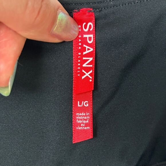 Spanx Shape Liquid Faux Leather Leggings Black Compression Shaping Women's L EUC - Picture 9 of 12